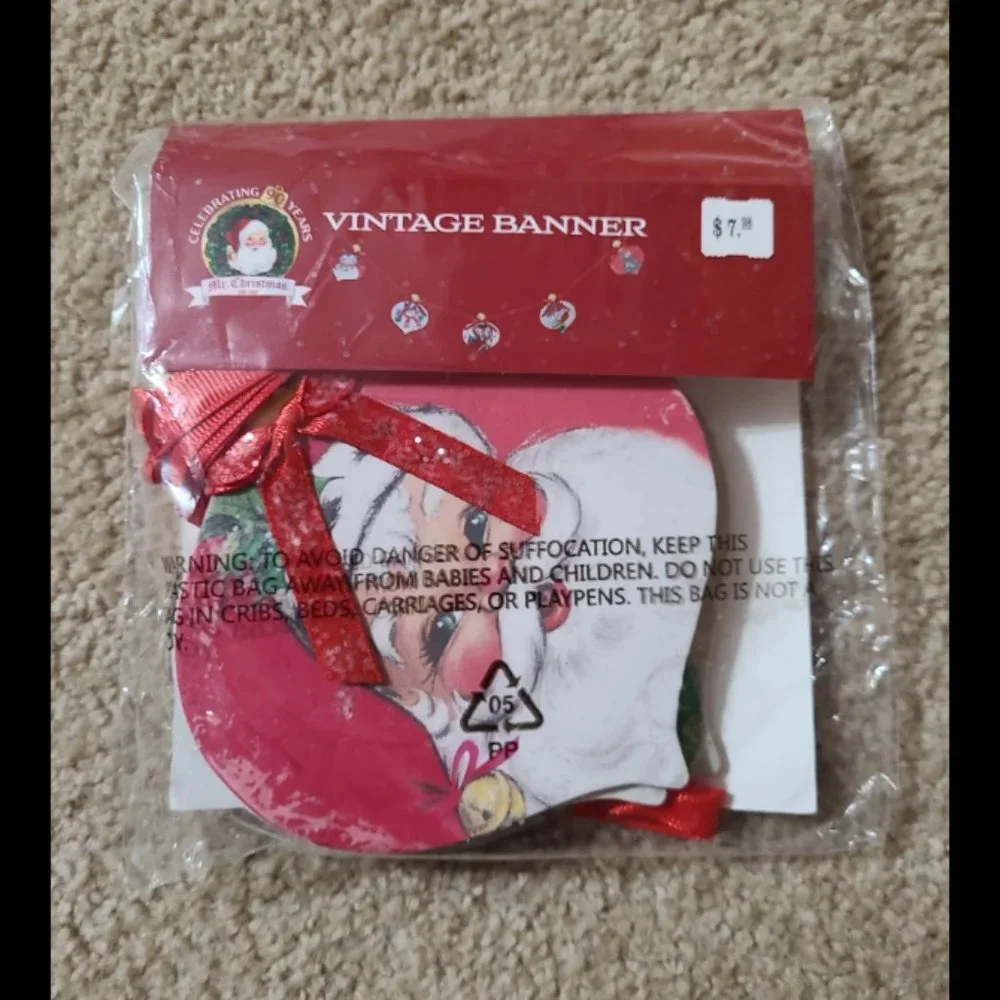 Mr Christmas Vintage Banner Santa on Ormanents